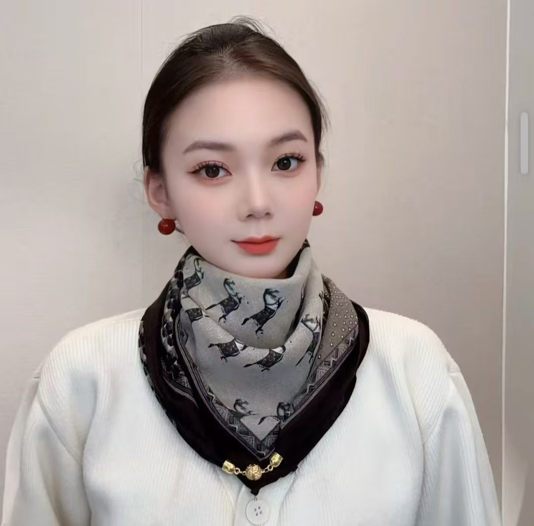 4각형 격자 전투 말 검정 회색 + 자석 버클 스카프