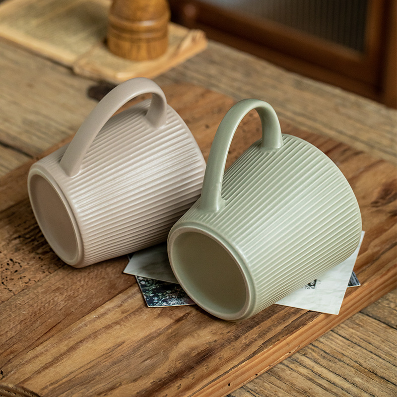 Dos paquetes Xiwu Creative Relief Couple Cup Fabricantes Suministro de tazas de café de cerámica para el hogar Tazas de agua Tazas