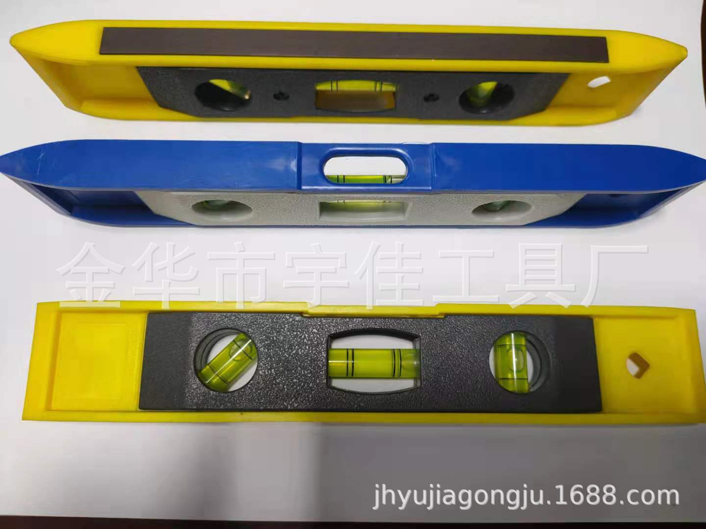 供应水平尺 鱼雷尺 塑料尺 高品质专业生产9寸水平尺