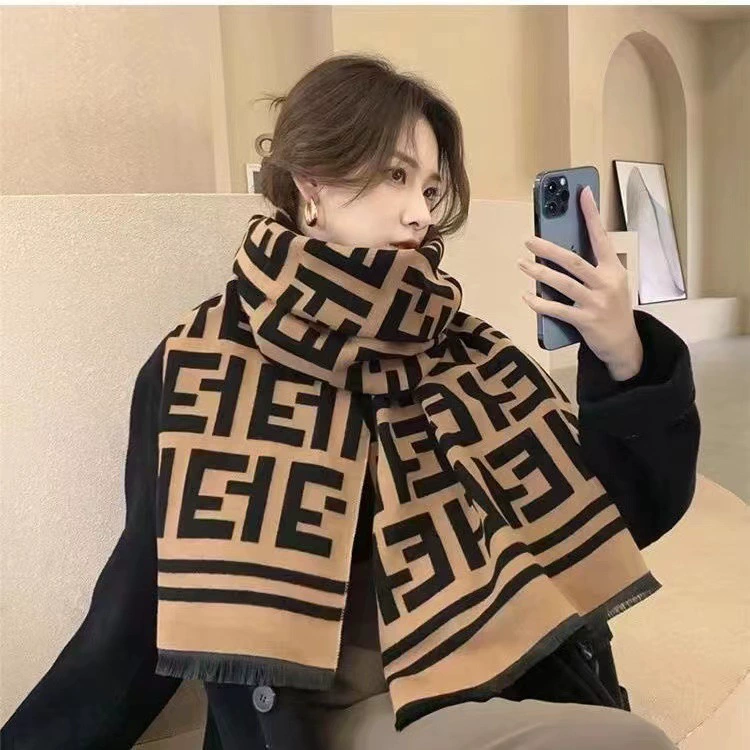 Новый стильный шарф-шаль для женщин 2025 года, зимний, двусторонний, корейская версия, универсальный, утолщенный, теплый, стильный, из искусственного кашемира.