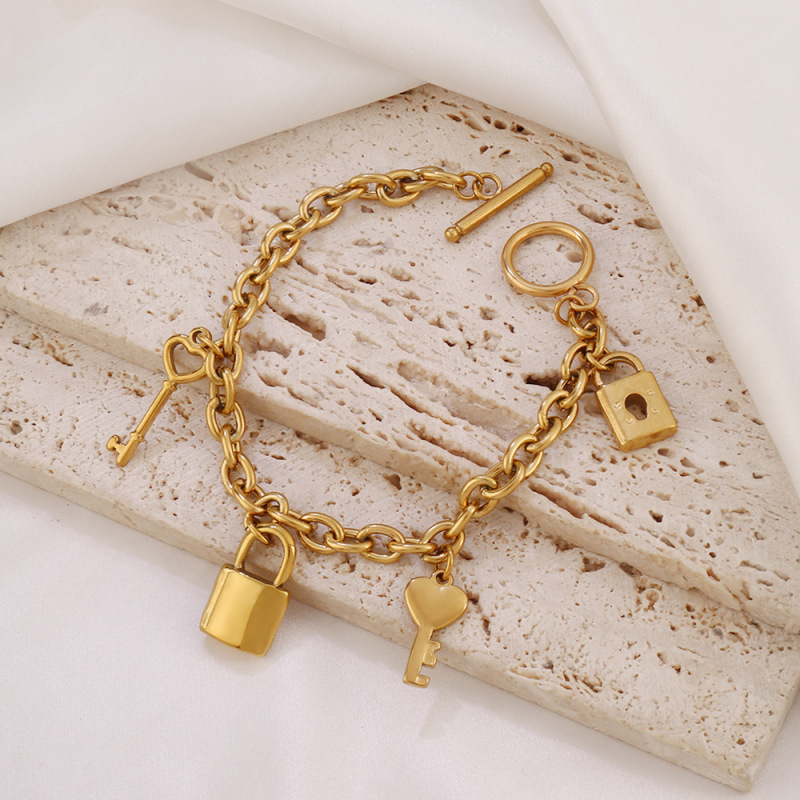 Cross-Border 18K Gold Plated Stainless Steel Key Lock Pendant Bracelet Fashion Women's Lock Key Ot Buckle Bracelet Wholesale Cross-Border 18K Gold Plated Stainless Steel Key Lock Pendant Bracelet Fashion Women's Lock Key Ot Buckle Bracelet Wholesale