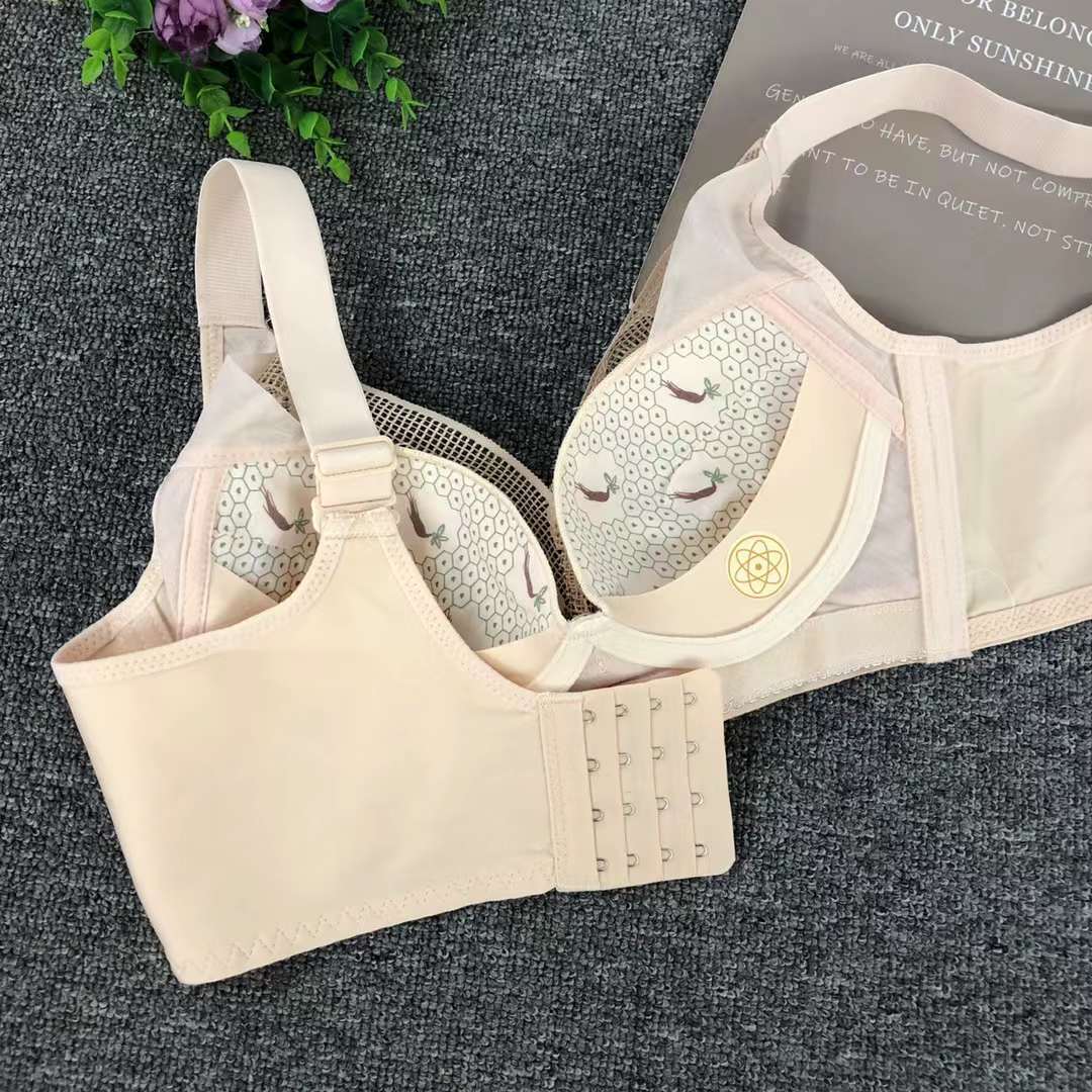 Nuevo sujetador sin anillo de acero de moda de encaje jacquard transpirable y cómodo, ropa interior de alta calidad, delgada y gruesa de cuatro botones para mujeres