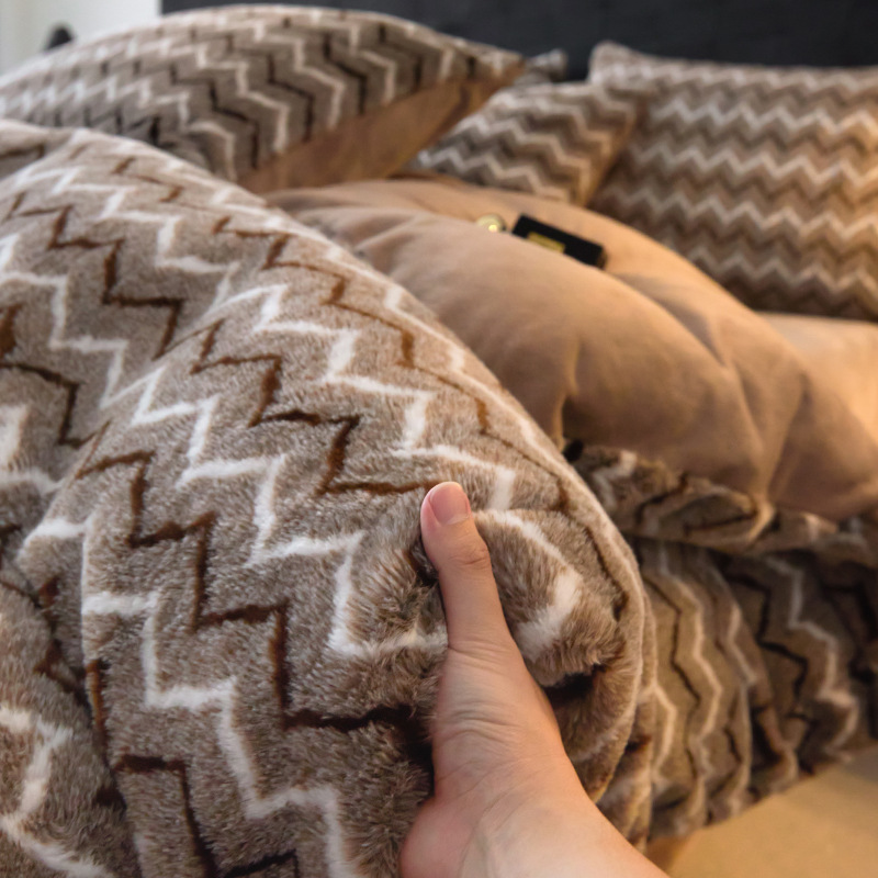 2025 nuevo conejo de peluche de leche de peluche de cuatro piezas conjunto de peluche de coral franela gruesa de peluche de invierno