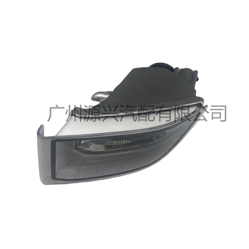 Suitable for Toyota Prado 03-09 GRJ120 Front Fog Light 81211-60150 Domineering Front Bumper Light