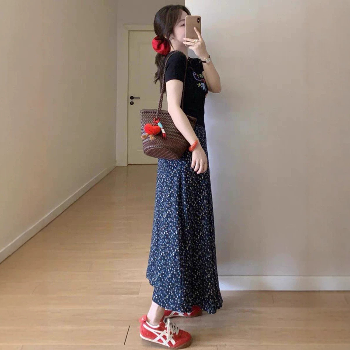 Váy chữ A hoa vỡ eo cao che hông dáng dài mùa hè — Hoa vỡ chi tiết 3