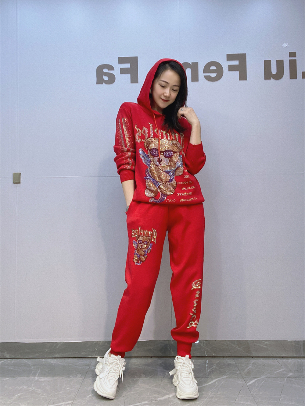 Comercio exterior transfronterizo primavera y otoño ocio tejido con capucha top pantalones de dos piezas para mujer traje de perforación en caliente artesanal pesado moda