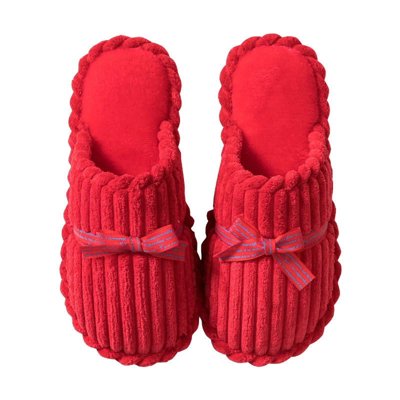 2 пары свадебных тапочек, праздничная красная пара для молодоженов, зимние хлопковые тапочки в тон халату.