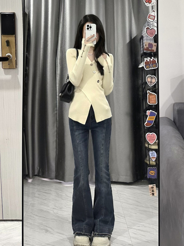 秋季v领长袖打底针织衫上衣洋气别致独特设计感小众毛衣女款内搭|undefined