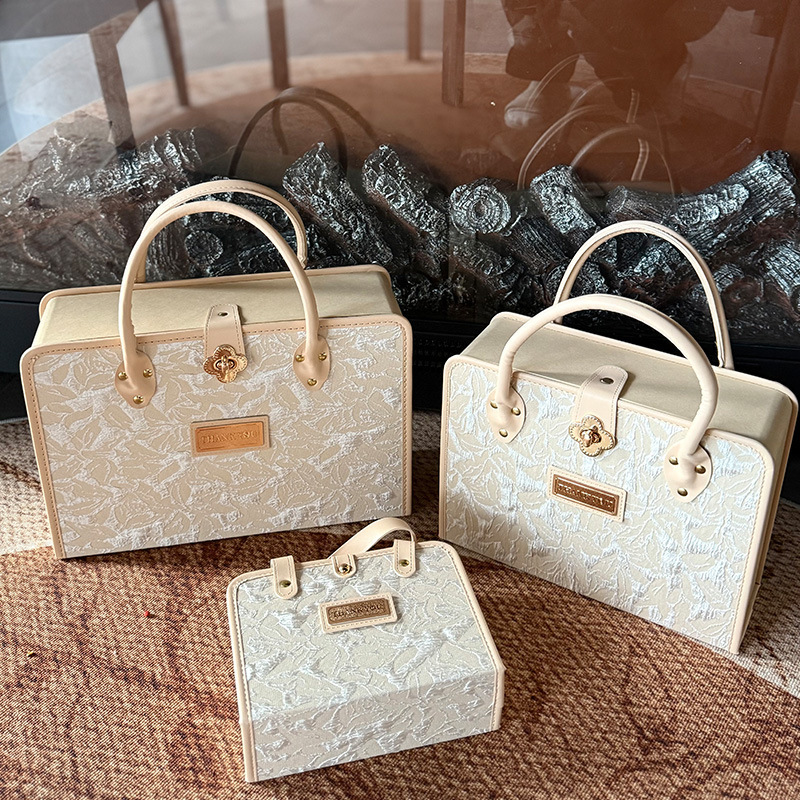 Wedding and Engagement Handbag Gift Boxes, Bridesmaid Candy Empty Boxes, Baby Guest Banquet Return Gift Packaging Wedding and Engagement Handbag Gift Boxes, Bridesmaid Candy Empty Boxes, Baby Guest Banquet Return Gift Packaging