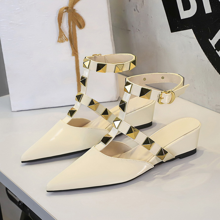 599-19 French Style Wedge Heel Pointed Toe Sandals For Women Classic Rivet Design One-Strap Comfortable Closed-Toe_voghion.com