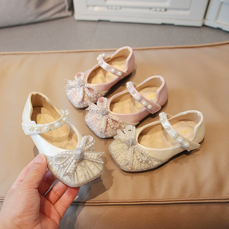 Обувь принцессы с милым жемчугом для девочек, кожаная обувь со стразами и бантом для маленьких девочек, осень 2022, новая детская обувь