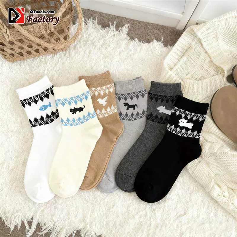 原创复古费尔岛袜子女秋冬加厚保暖可爱中筒袜简约百搭学院风长袜