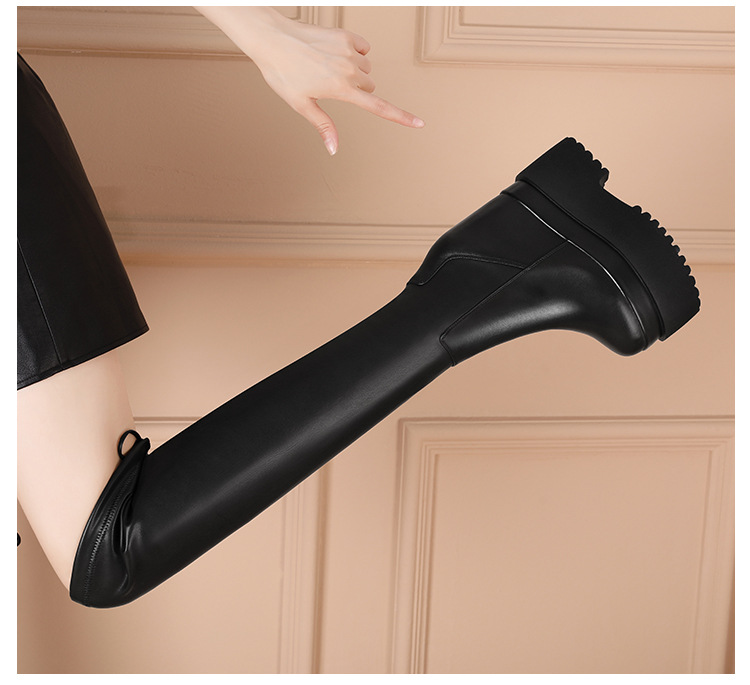 Boot nữ cổ cao ôm bắp chân đế xuồng gót 16 cm chất liệu sần co giãn — Đen bóng lót lông chi tiết 3