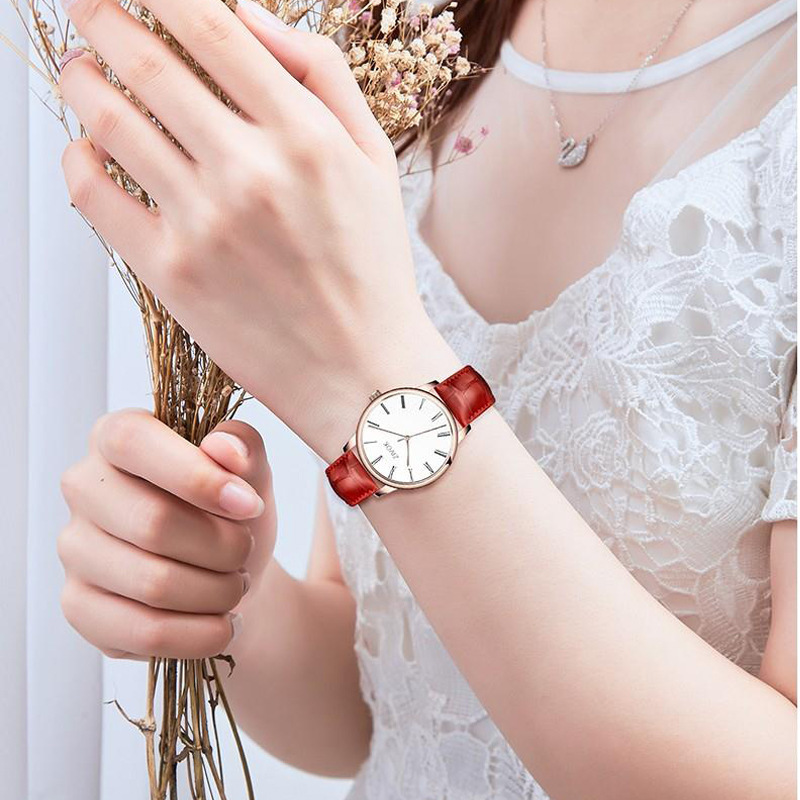 �羳���l����Ů�� �r�к��sƤ���ϰ������e�p��ʯӢ��