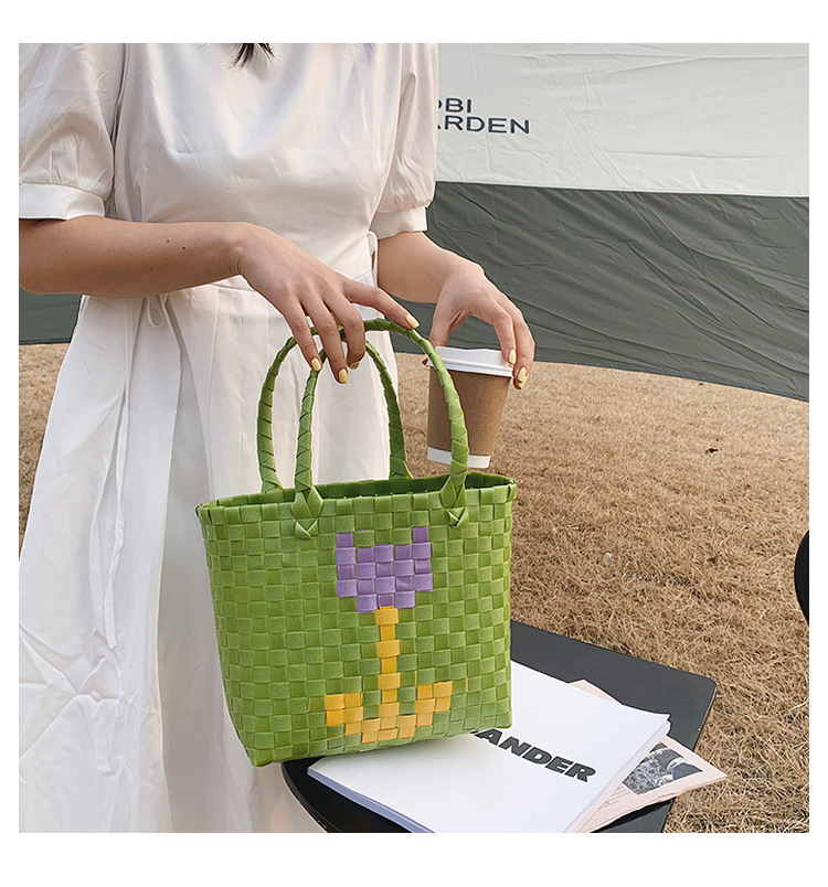 Fashion Woven Flower Portable Bag display picture 22