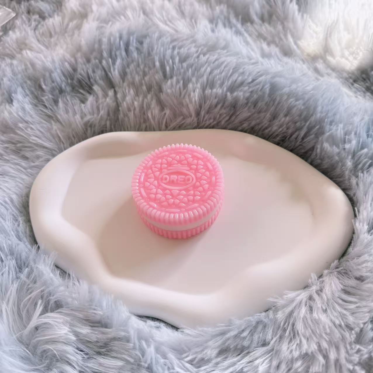 Pink and white sandwich oreos