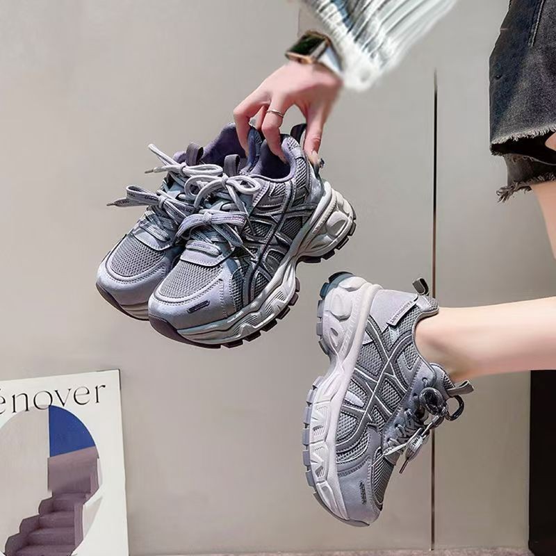 2026 nuevos pantalones deportivos de primavera y otoño, zapatos elevados de suela gruesa, moda versátil, explosión, zapatos de papá de gran aspecto