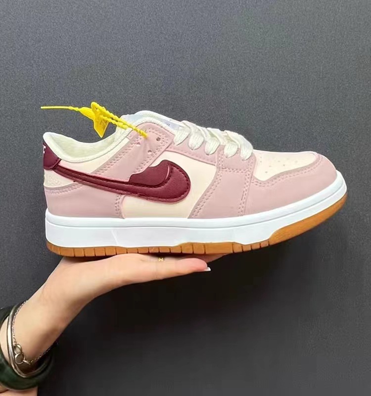 2025 nuevo estilo de pareja de corte bajo estudiante ligero zapatillas AJ a juego de color moda zapatos blancos de mujer hombre salvaje