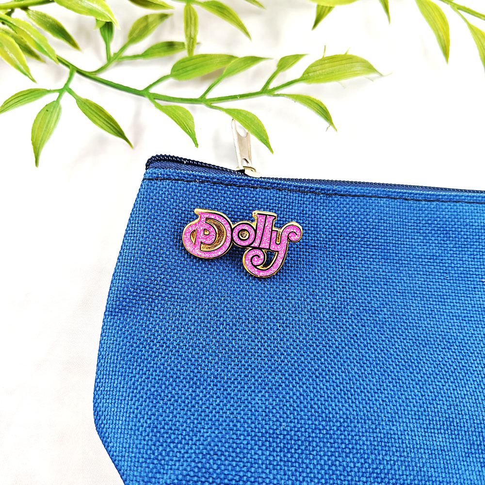 American Country Music Queen Dolly Brooch Music Figure Logo Enamel Pin Pink Glitter Name Badge