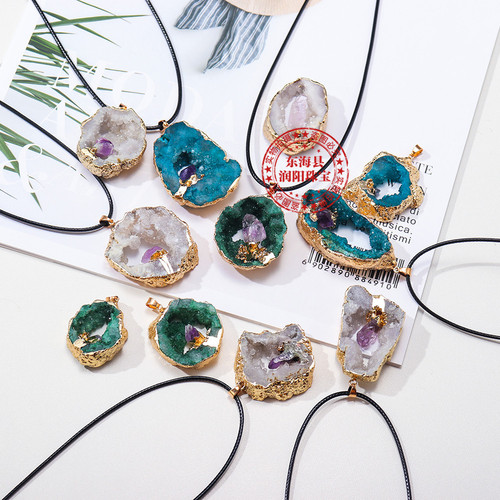 Wholesale agate hole pendant, natural crystal hollow hole slice necklace, inlaid amethyst gold gilt edge pendant