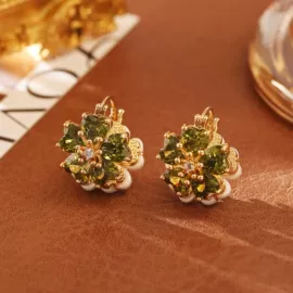 耳钉;耳环;项链