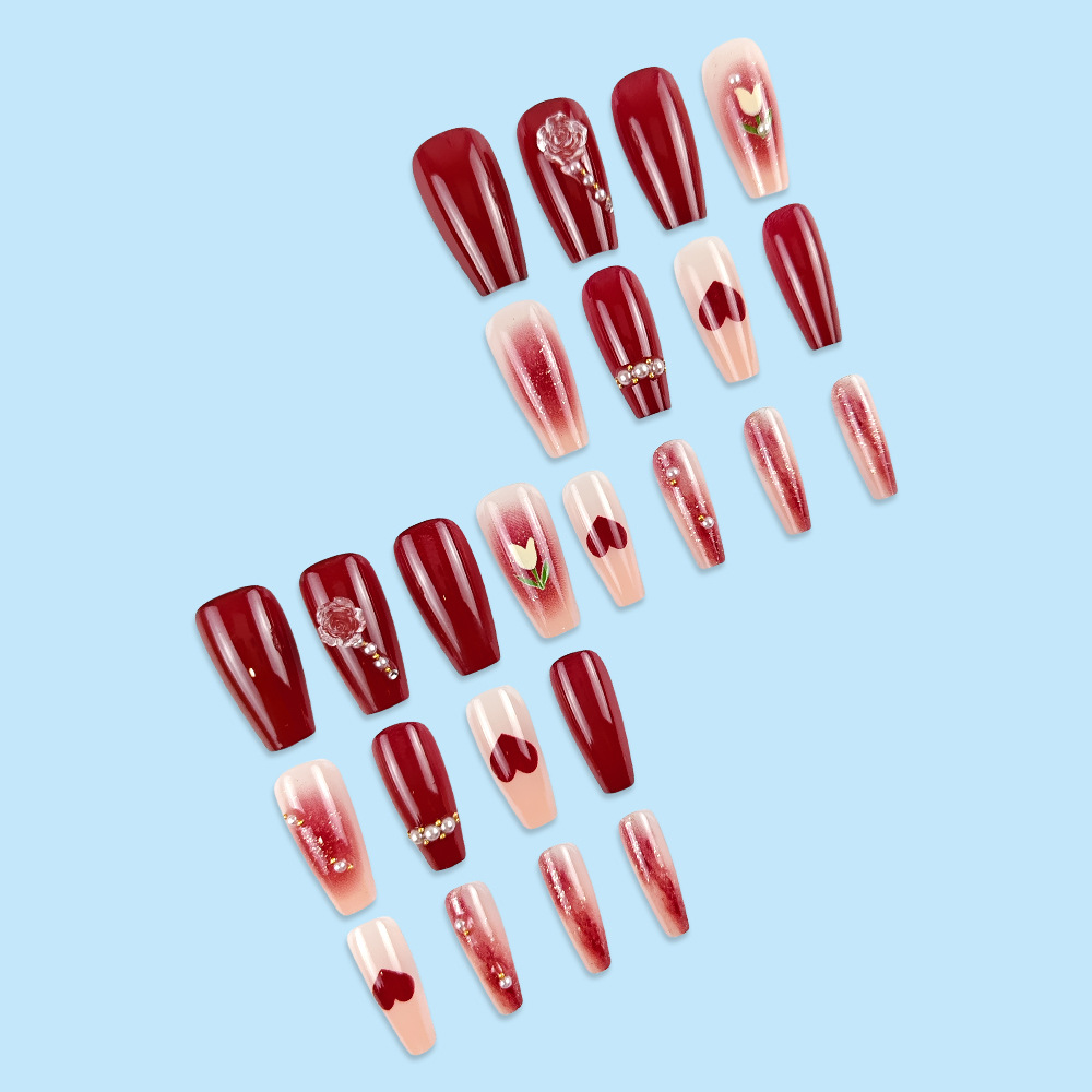 Atmósfera amor rojo, uñas de uñas de escalera larga, parche de uñas de diamantes de cielo estrellado, uñas de flores de venta caliente terminadas