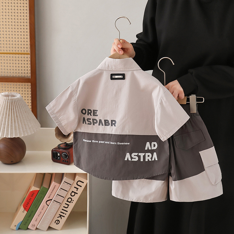 7193 Traje de verano para niños 2025 Nuevo estilo Camisa de moda para niños Pantalones cortos Ropa de verano para bebés de dos piezas