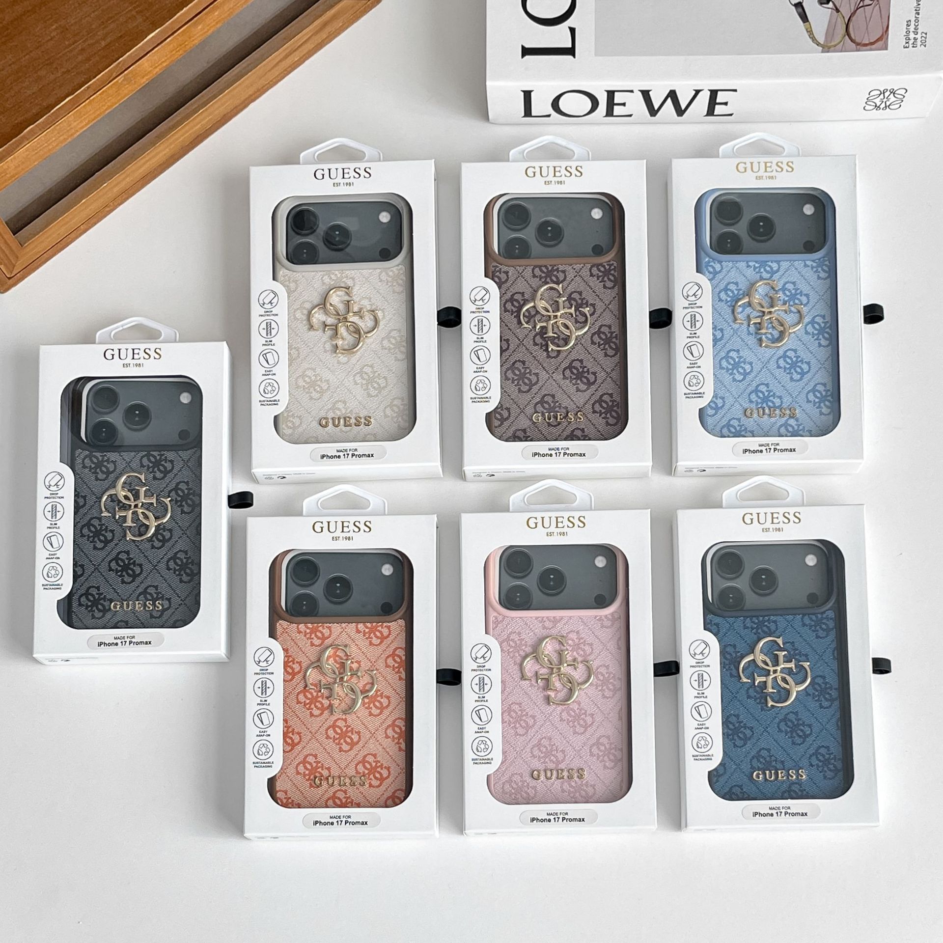 Guess Üslubunda Metal Loqolu iPhone 17 Pro Max Telefon Qabığı