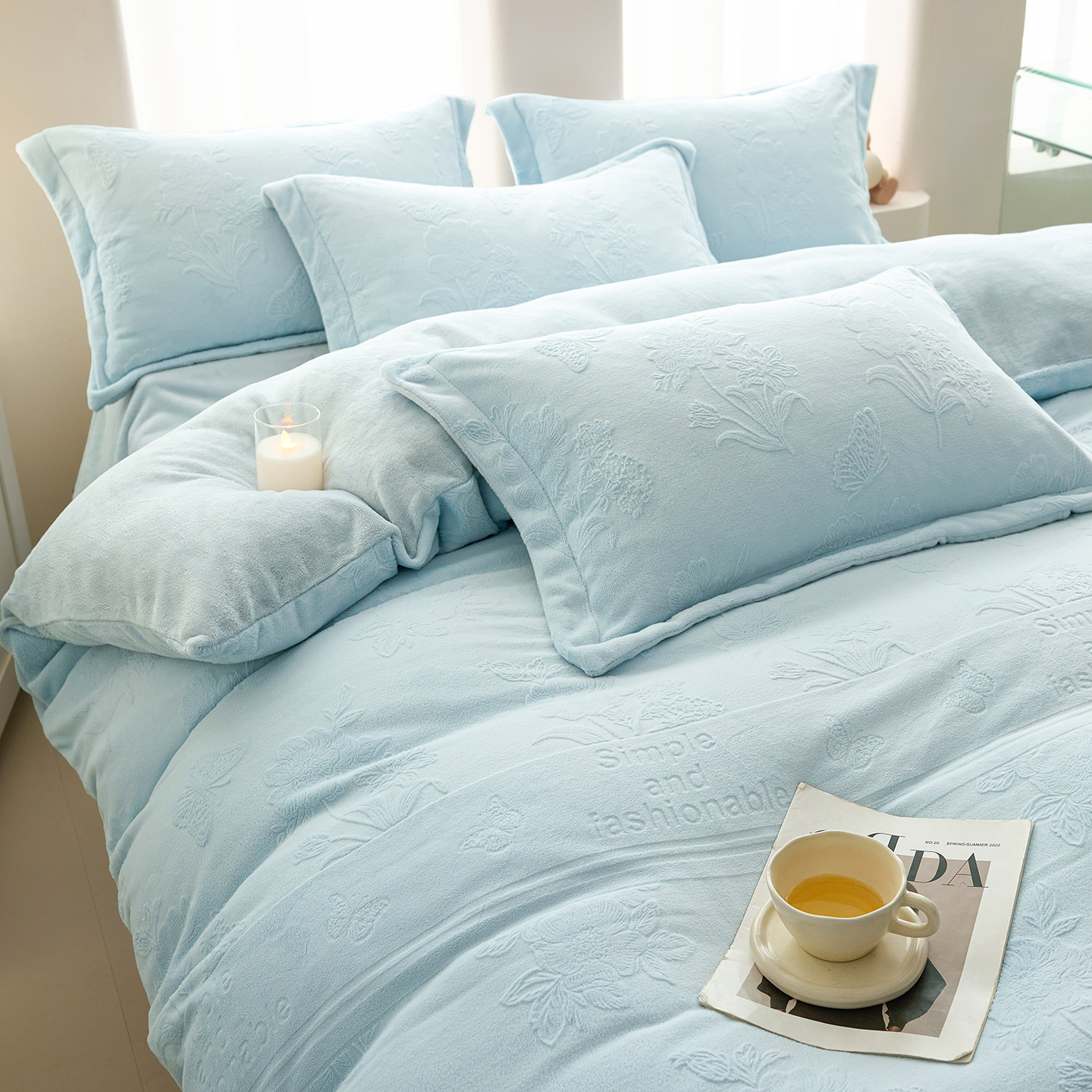 Una clase de cuatro piezas de seda de leche engrosada de alto peso 5D esculpido edredón cubierta sábanas de cama de invierno Kits de calor