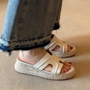 ��Ƥ��~����ͬ��ݾ������ЬŮ���⴩һ�������¸�����Ь