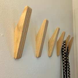 实木客厅玄关创意挂衣架壁挂式家居卧室门后衣帽收纳架木质置物架