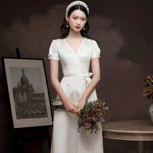 敬酒服新娘秋冬简约新款订婚韩版缎面白色红色轻婚纱小礼服连衣裙