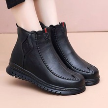 妈妈棉靴2025冬季新款韩版平底复古休闲舒适鞋子中老年加绒马丁靴
