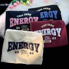 ワインレッドのアメリカのレトロなtシャツの男性半袖のoversize夏のファッションブランドの純綿のゆったりした五分袖の上着のファッション