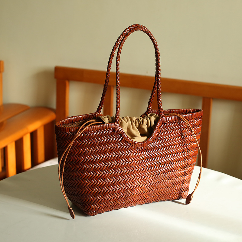 Dragon French-Style Hand-Woven Bag for Women, Fashionable Genuine Leather Handbag, Large-Capacity Shoulder Tote Bag for Seaside Vacations