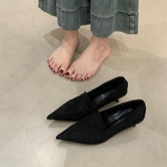 2025年春季法式复古尖头低跟单鞋女通勤一脚蹬猫跟气质小皮鞋