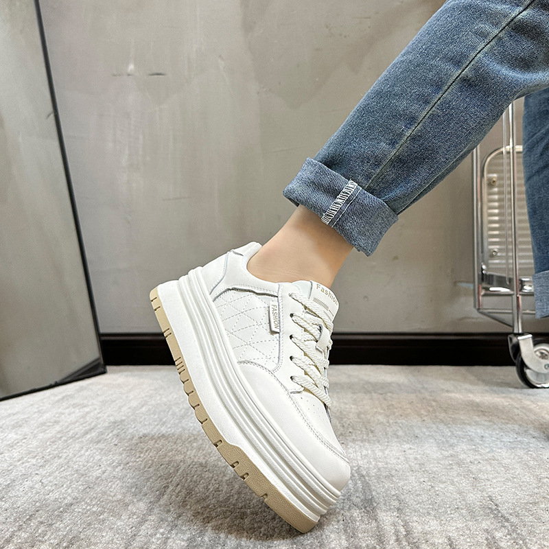 Dickbesohlte, rutschfeste, kleine weiße Damenschuhe im Frühjahr 2024, neue, farblich passende Schnürschuhe für Studenten, superheiß und lässig_voghion.com