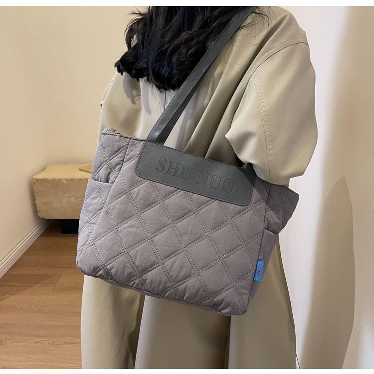 Bolso de moda de gran capacidad 2024 nuevo bolso de todo fósforo bolso de algodón otoño e invierno bolso de mano de un solo hombro