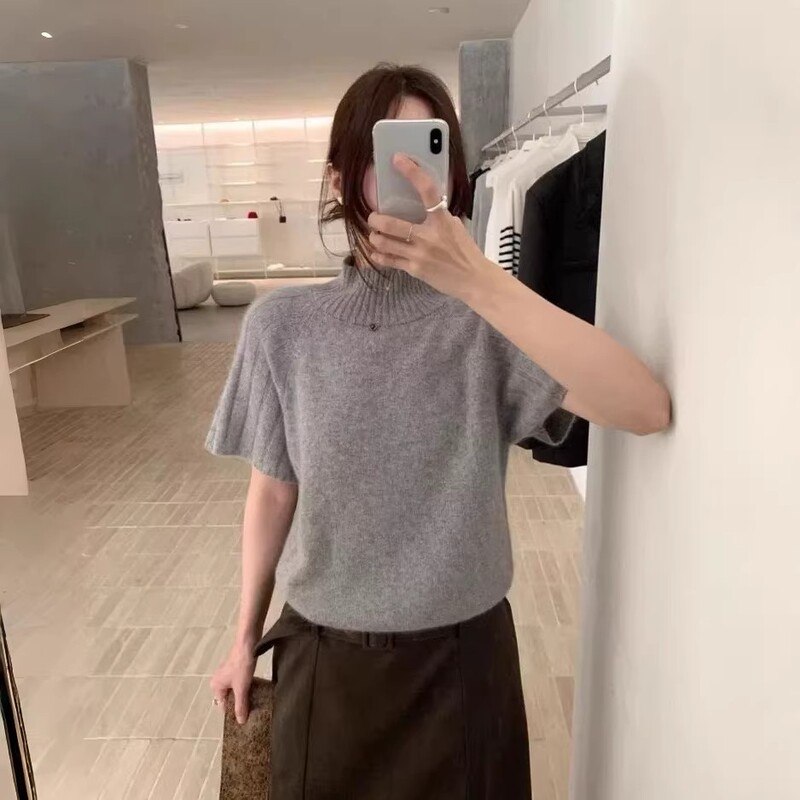 White Half-Turtleneck Sweater, Short-Sleeved Thickened Knitted Base Layer, New Autumn and Winter Style, Great for Layering, Very Stylish Top for Women White Half-Turtleneck Sweater, Short-Sleeved Thickened Knitted Base Layer, New Autumn and Winter Style, Great for Layering, Very Stylish Top for Women