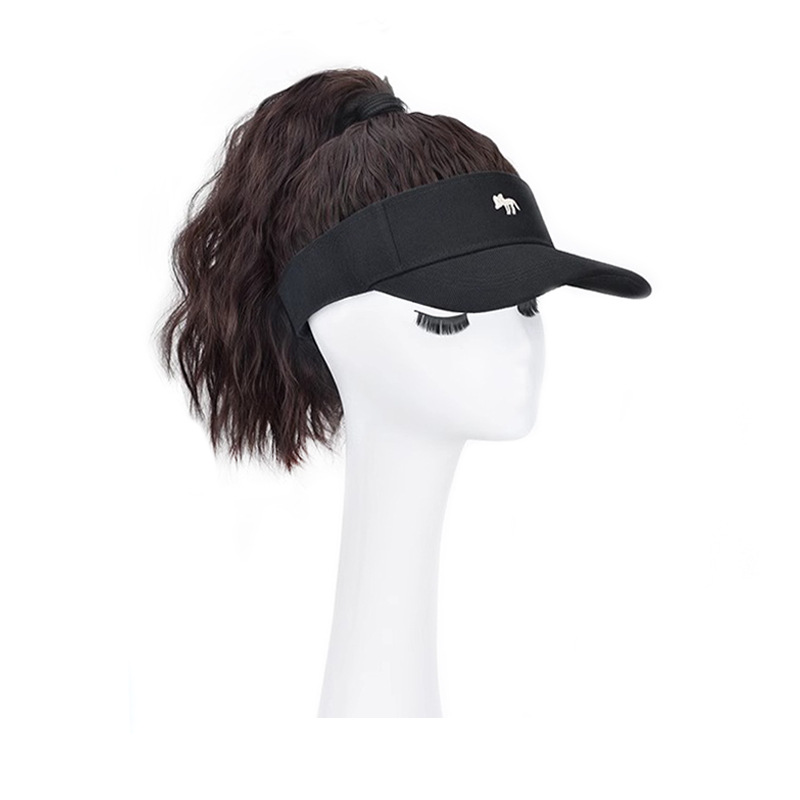 Sombrero y peluca en un pequeño zorro vacío gorra de lengua de pato alta cola de caballo mujer otoño y invierno universal sombrero de peluca de maíz