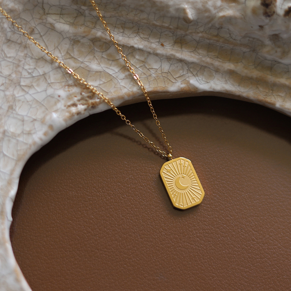 Women'S Gender PVD Coated Real Gold Plated 18K Gold Star Moon 304 Stainless Steel Elegant Waterproof Non Tarnish 304 Stainless Steel Pendant Necklace