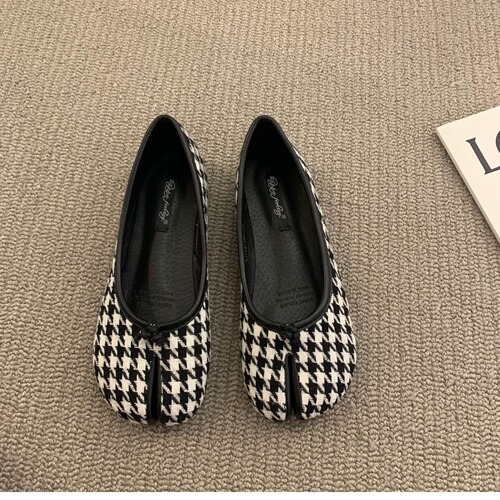 Flat French Retro Pig's Trotter Toe Single Shoes for Women,  New Style, Versatile Soft Sole Bean Pod Shoes