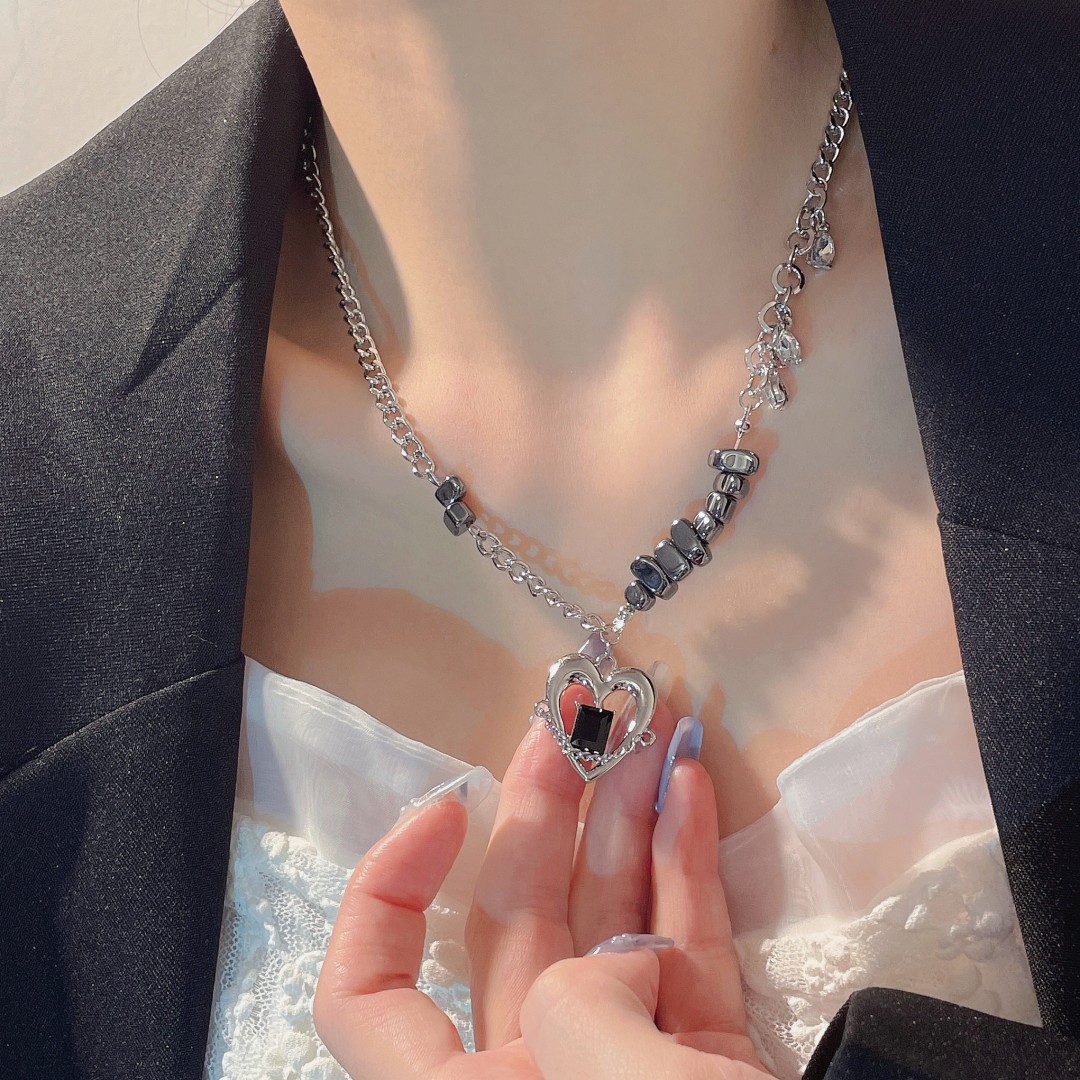 Retro Heart Shape Titanium Steel Plating Pendant Necklace 1 Piece