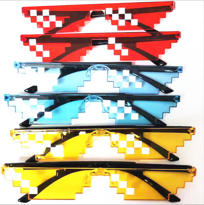 New Mosaic Glasses, Two-Dimensional Sunglasses, My World Personalized Pixel Sunglasses, Outdoor Special Use New Mosaic Glasses, Two-Dimensional Sunglasses, My World Personalized Pixel Sunglasses, Outdoor Special Use