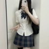 Single-piece V-shaped hot girl shirt short sleeves