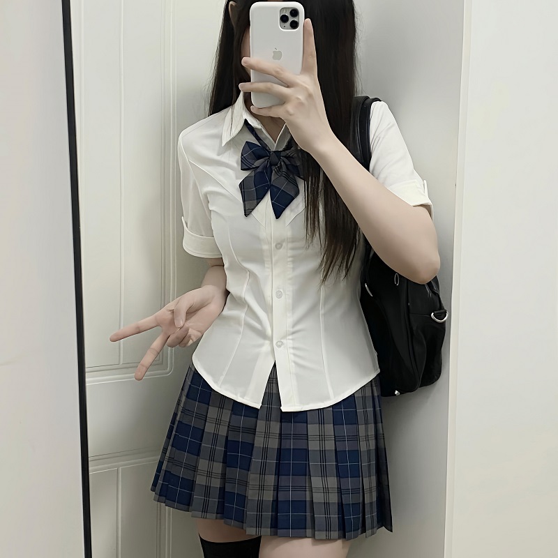 Одиночная V-образная горячая девушка рубашка с короткими рукавами