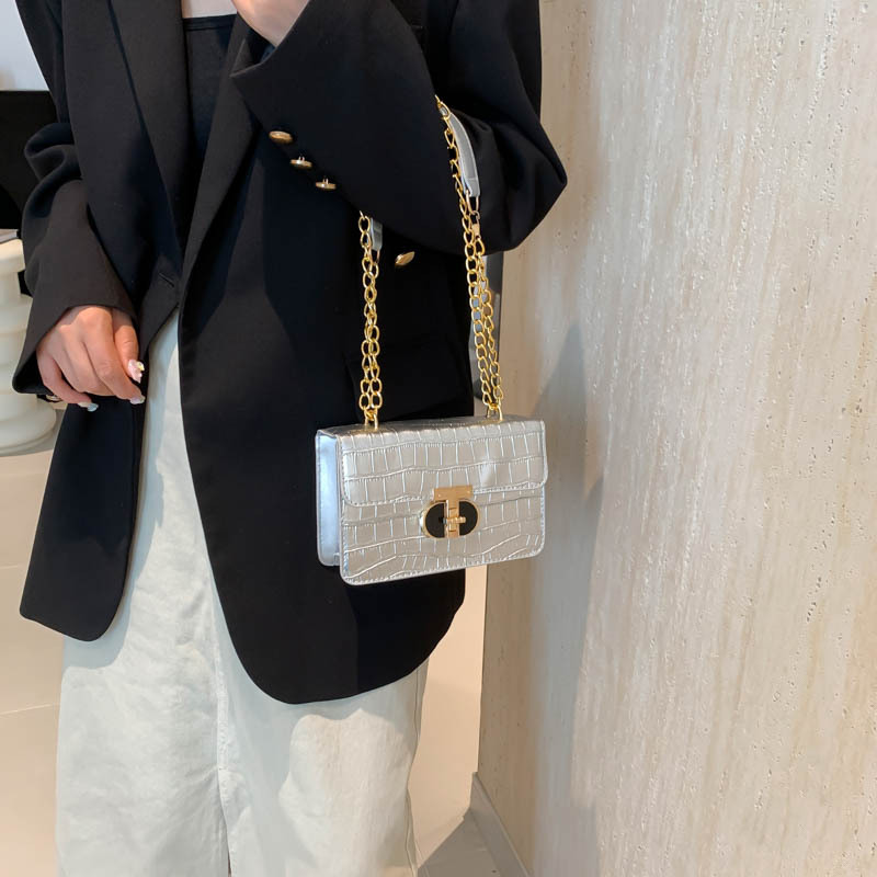 Fashion chain lock handbag 2024 new shiny stone pattern small square versatile and stylish single shoulder crossbody bag_voghion.com