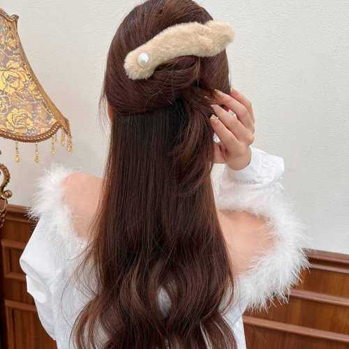 Autumn and winter pearl hair hair clips for women with hair on the back of the head, one-word gripping clips, temperament plush hair clips, duckbill clip headwear
