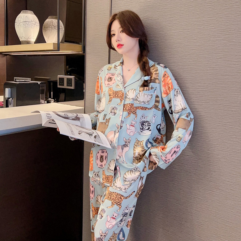 활발한 우유 고양이