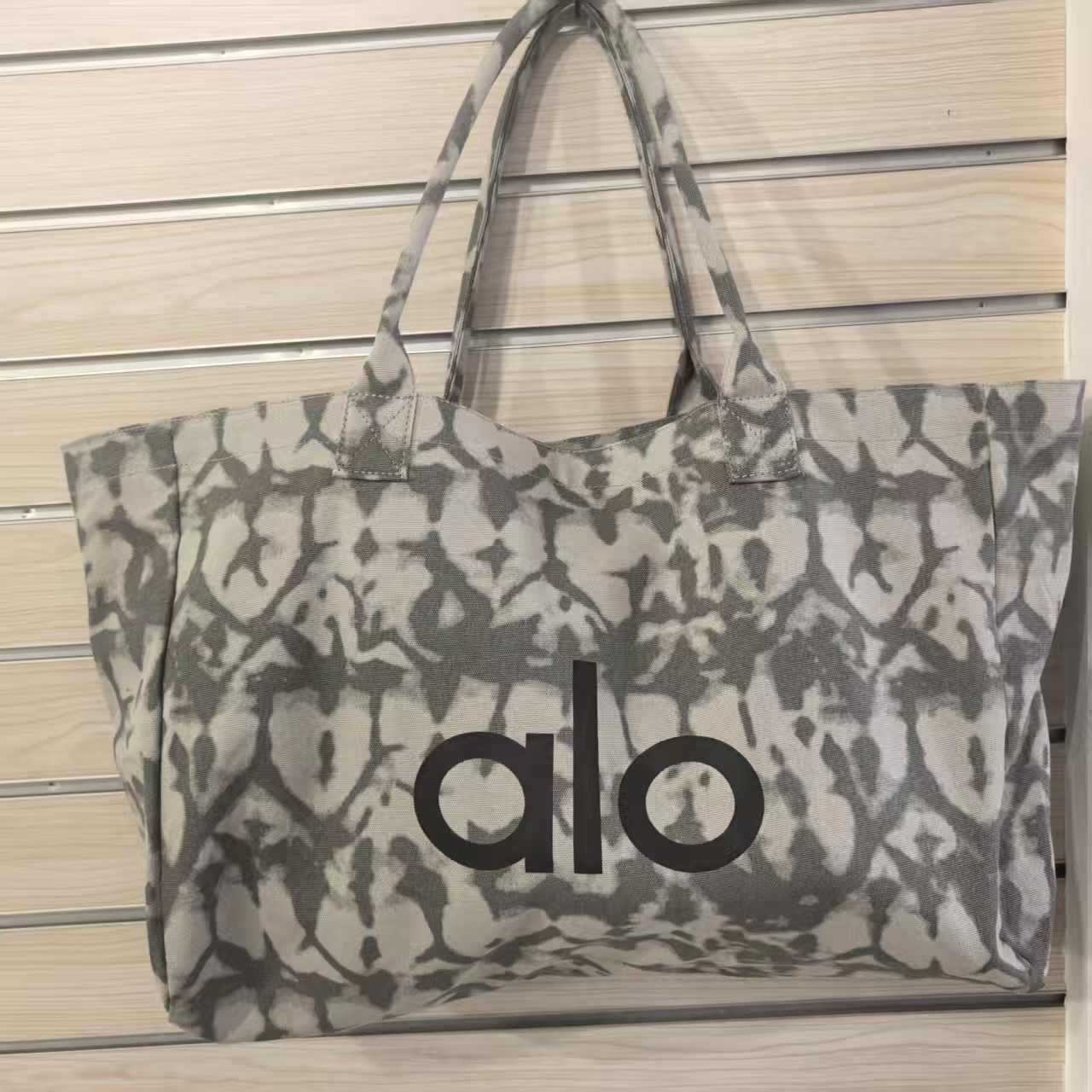 ALO Letter Print Tote Bag for Women, Large Capacity Commuter Versatile Canvas Yoga Bag, Dropshipping, Custom Logo Available - Thumbnail 6